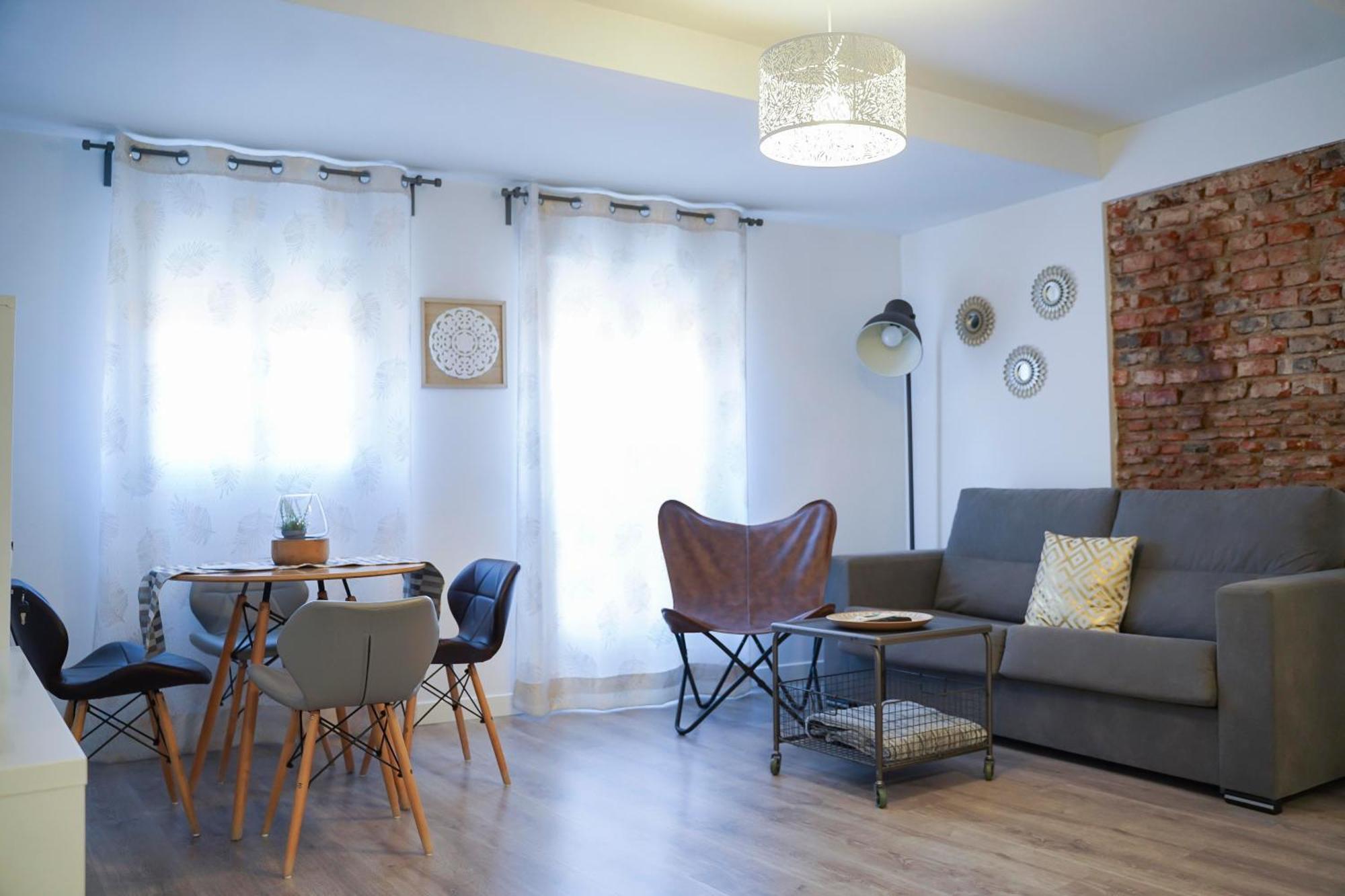 Apartamentos Suites Cariatide ปลาเซนเซีย ภายนอก รูปภาพ